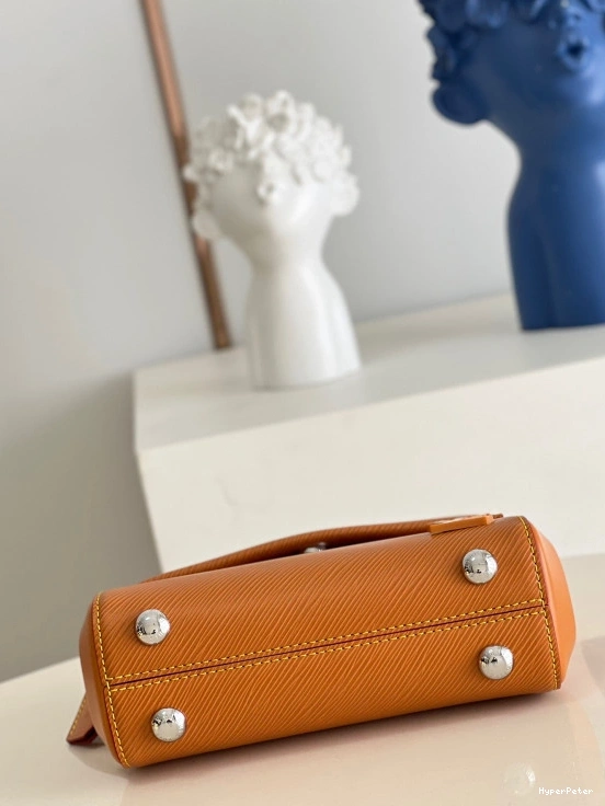 LOUIS MINI VUITTON CHANELUNY 0820